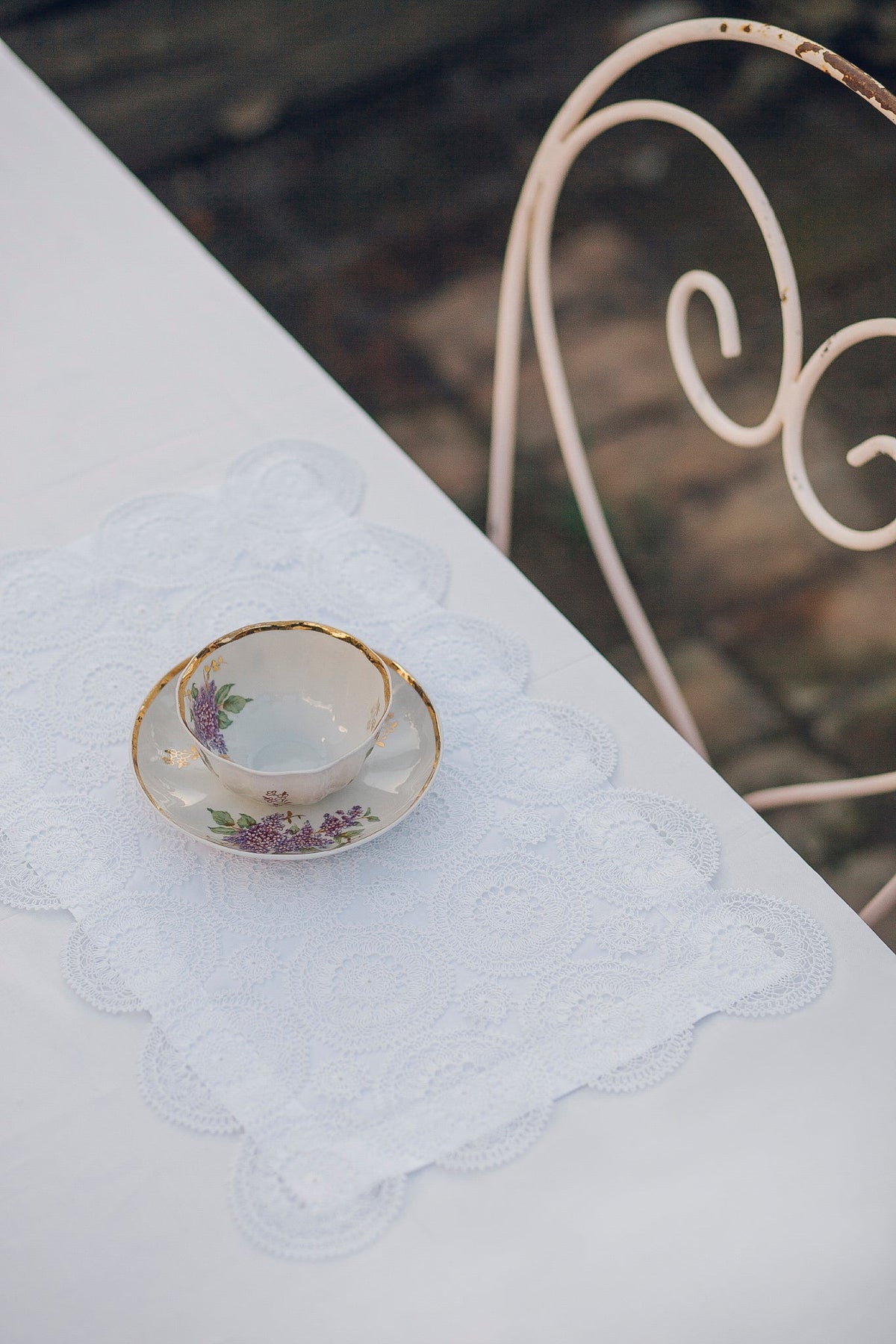 Raphaella collection – lace on satin table linen by Mairik