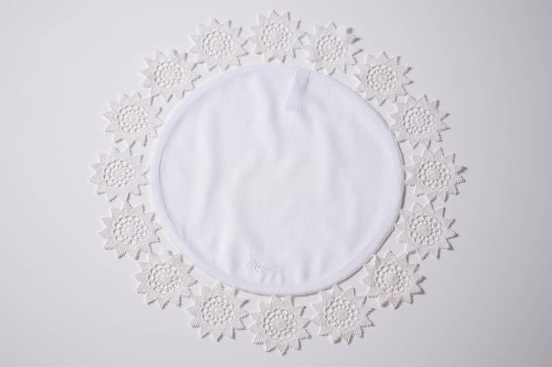 Placemats & Napkins – embroidered by Mairik